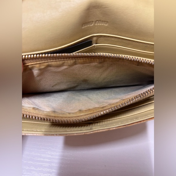 Miu Miu St. Cocco long wallet in crocodile embossed leather - Picture 8 of 9